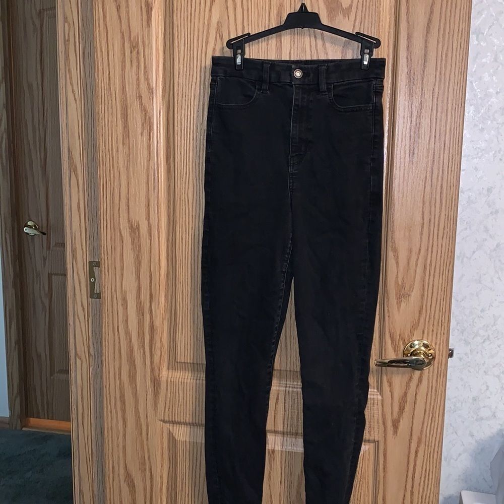Women’s American Eagle outfitters jeans. Black, Size 6 long.
